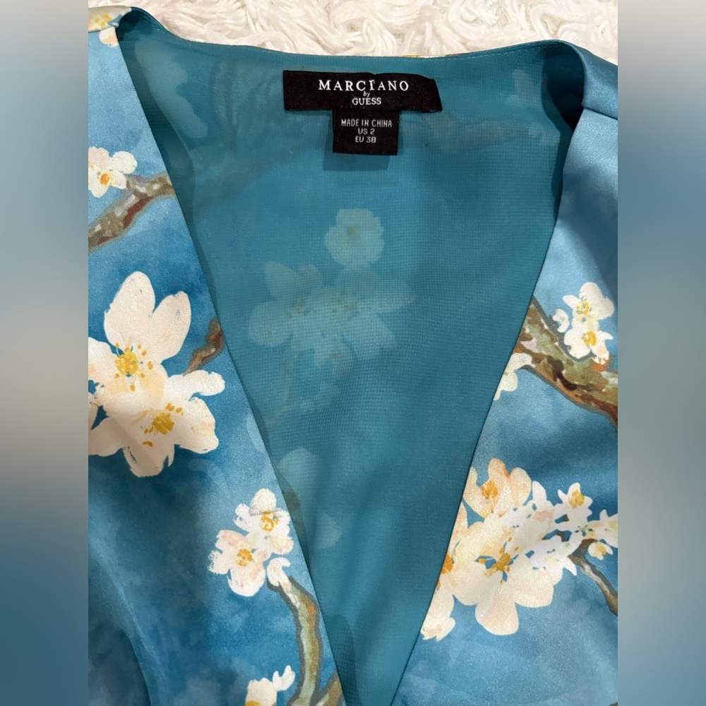 Satin kimono robe,Marciano by Guess Floral print wrap dress - Picture 6 of 7